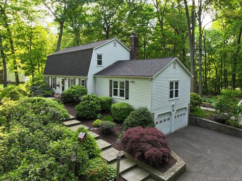 175 Pepper Tree Hill Ln, Southbury, CT 06488