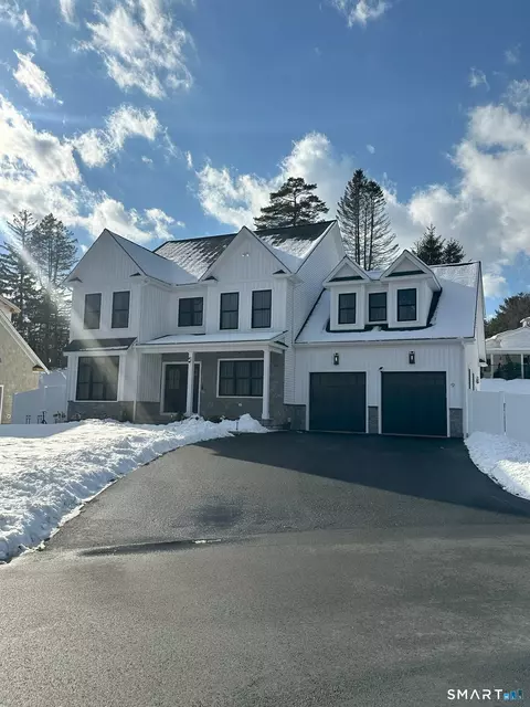 9 Old Farm Dr, West Hartford, CT 06107