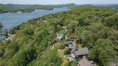 52 Ridge Rd, New Fairfield, CT 06812