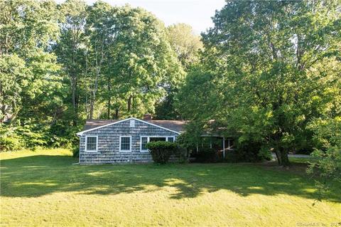 4 Giles Hill Rd, Redding, CT 06896