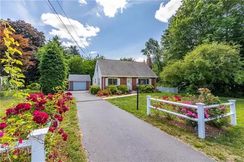 35 Eastview Dr, Windsor, CT 06095