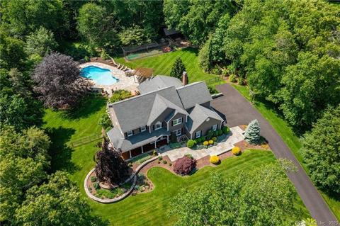 10 Cider Mill Rd, Newtown, CT 06482