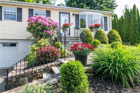 3 Harvard Rd, Brookfield, CT 06804