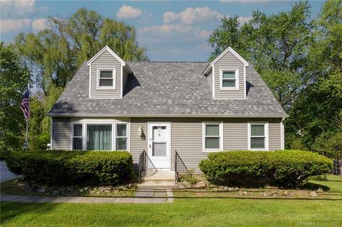 39 Wellsville Ave, New Milford, CT 06776