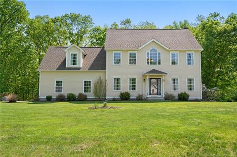 30 Cousins Rd, Colchester, CT 06415