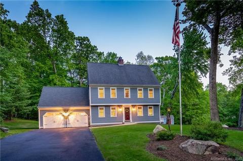 12 Maplewood Dr, Tolland, CT 06084