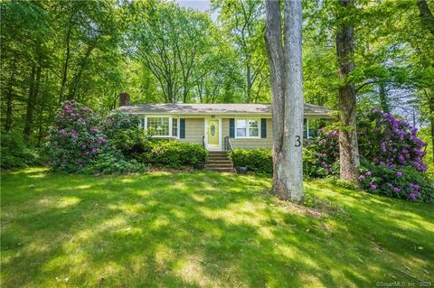 3 Hickory Ln, Oxford, CT 06478
