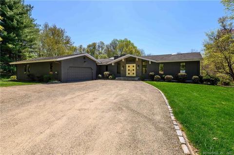 7 Admiral Ln, Norwalk, CT 06851