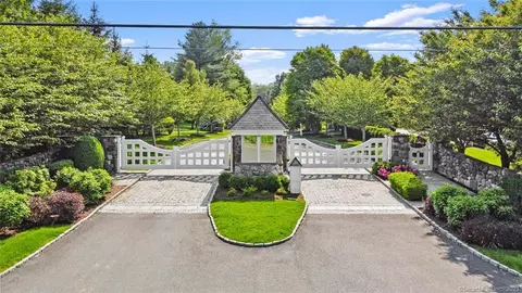 12 Cherry Blossom Ln, Greenwich, CT 06831