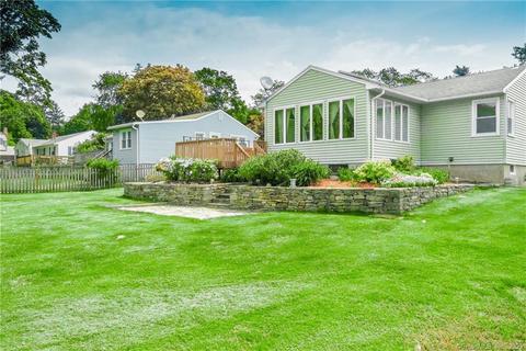 15 Cross St, Portland, CT 06480