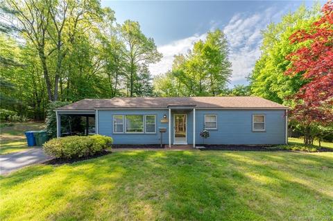 118 Curtis Rd, Glastonbury, CT 06033