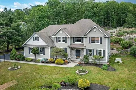 5 Charlottes Way, Danbury, CT 06811