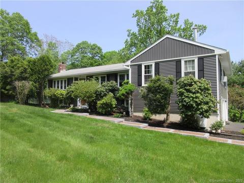1 Standish Rd, New Milford, CT 06776