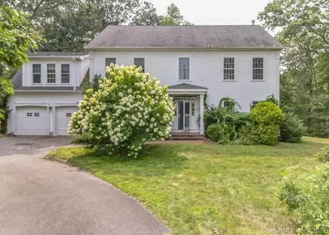 100 Windsor Ct, Madison, CT 06443