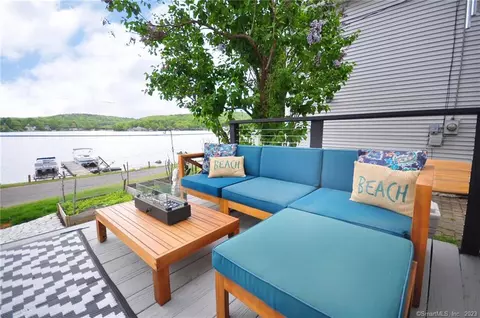 109 W Wakefield Blvd #1, Winchester, CT 06098