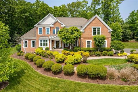 301 Northington Dr, Avon, CT 06001