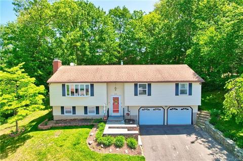 215 White Birch Dr, Waterbury, CT 06705