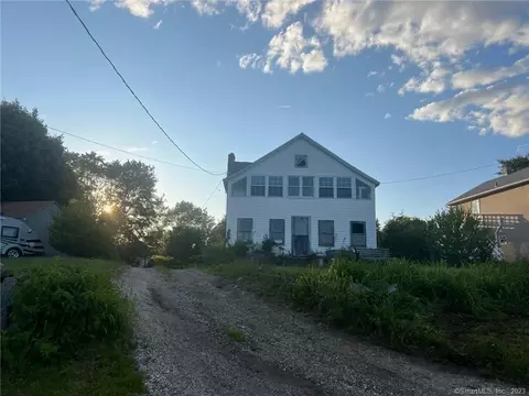 17 Ferry Rd, Old Saybrook, CT 06475