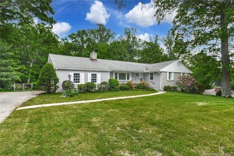 102 Columbine Dr, Trumbull, CT 06611