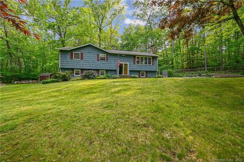 6 Stony Brook Dr, Marlborough, CT 06447