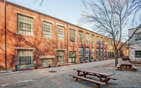 68 Thermos Ave #321A, Norwich, CT 06360