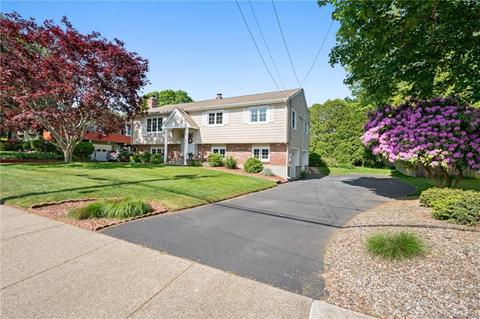 826 Montauk Ave, New London, CT 06320