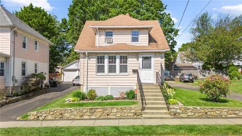 493 California St, Stratford, CT 06614
