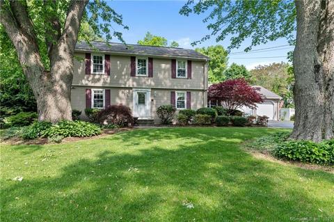 66 Horseshoe Rd, Guilford, CT 06437