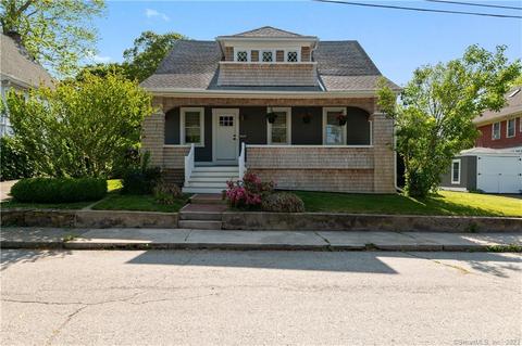 24 Ramsdell St, Groton, CT 06340