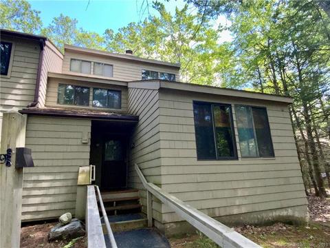 318 Cliffside Dr, Torrington, CT 06790