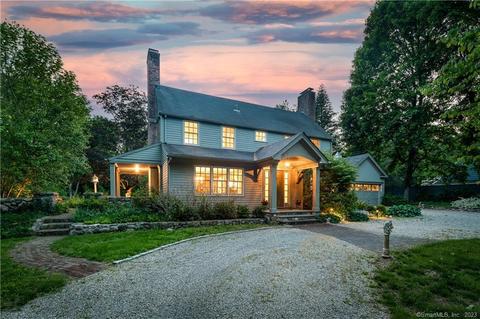 34 Friars Ln, Stamford, CT 06907