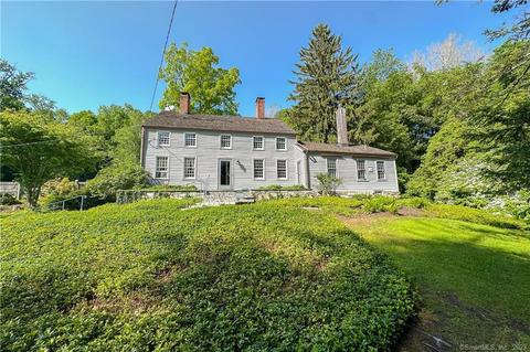 40 Walnut Hill Rd, Bethel, CT 06801
