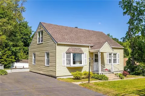 42 View St, East Haven, CT 06512