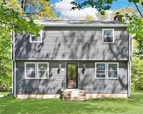 3 Lanz Ln, Ellington, CT 06029