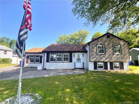 18 Linsal St, Windsor Locks, CT 06096