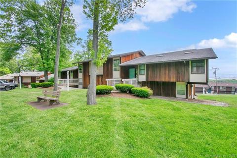 5 Country Squire Dr #A, Cromwell, CT 06416