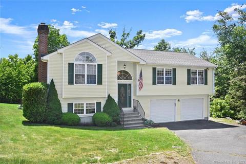 68 Briarwood Dr, Seymour, CT 06483
