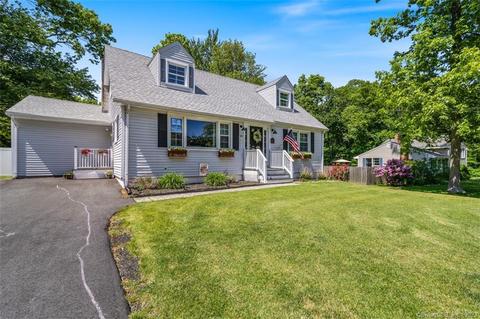 33 Stanavage Rd, Colchester, CT 06415