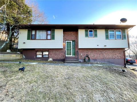 642 N Walnut St, Waterbury, CT 06704