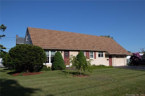 82 Park St, Plainville, CT 06062