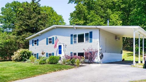 58 Carriage Hill Dr, East Lyme, CT 06357