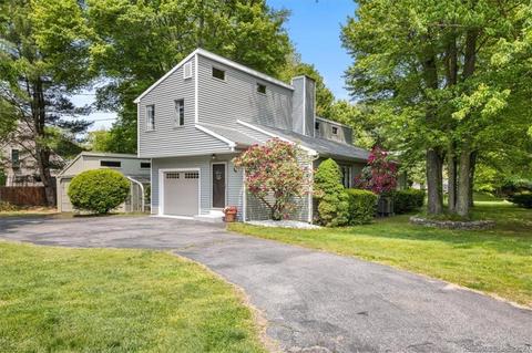 88 Pumpkin Hill Rd, Mystic, CT 06355