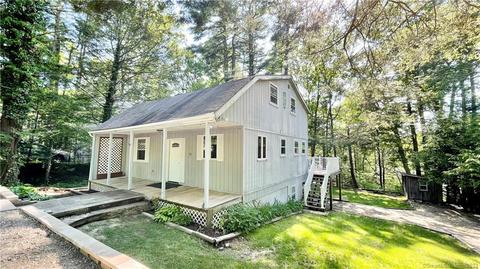 33 Oak Dr, Woodstock, CT 06282