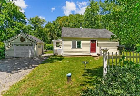 304 Oxoboxo Cross Rd, Montville, CT 06370
