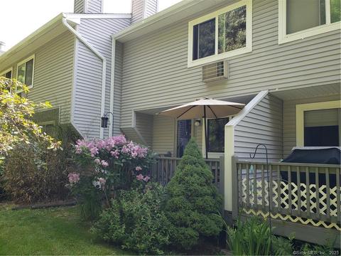 5 Chelsea Ln #5, East Granby, CT 06026