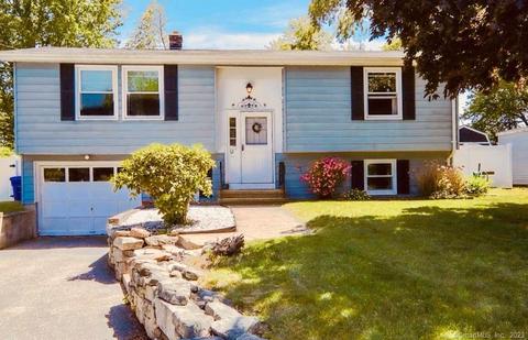 52 Monroe St, Waterford, CT 06385