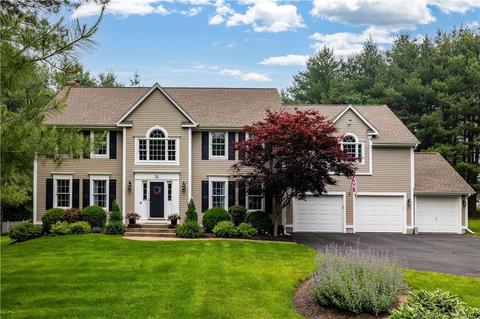 32 Brighton Dr, East Granby, CT 06026