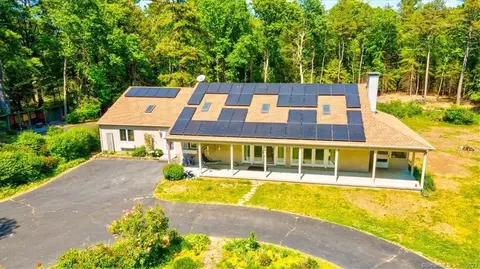 114 Lovers Ln, Plainfield, CT 06374