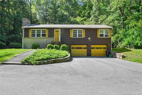 24 Appleblossom Ln, Newtown, CT 06470