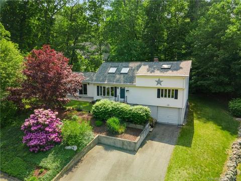 24 Knollwood Rd, East Lyme, CT 06357
